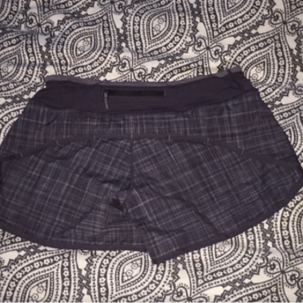 Lulu grey plaid run shorts size 6